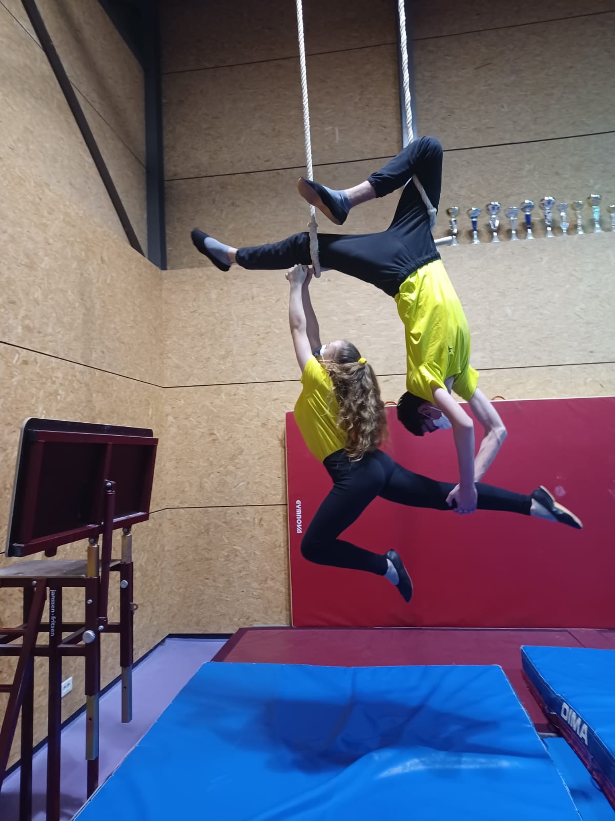 Trapeze 2 l e